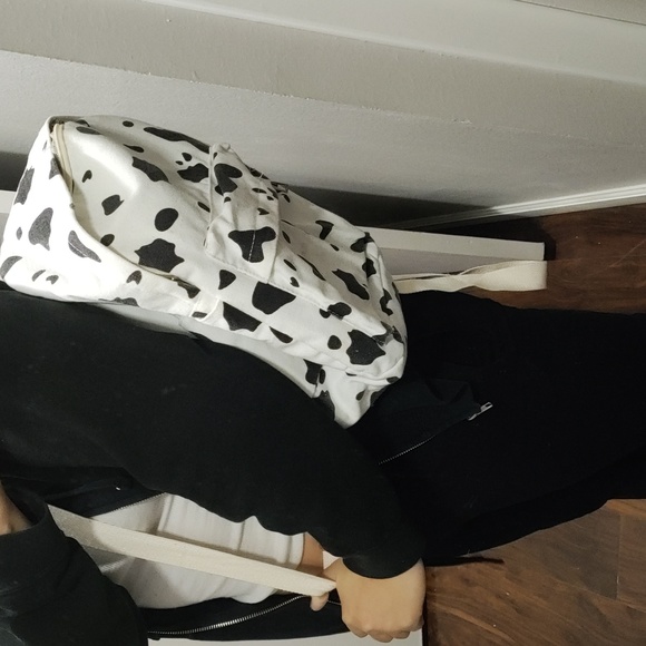 Cow 🐮 Backpack - Picture 2 of 6